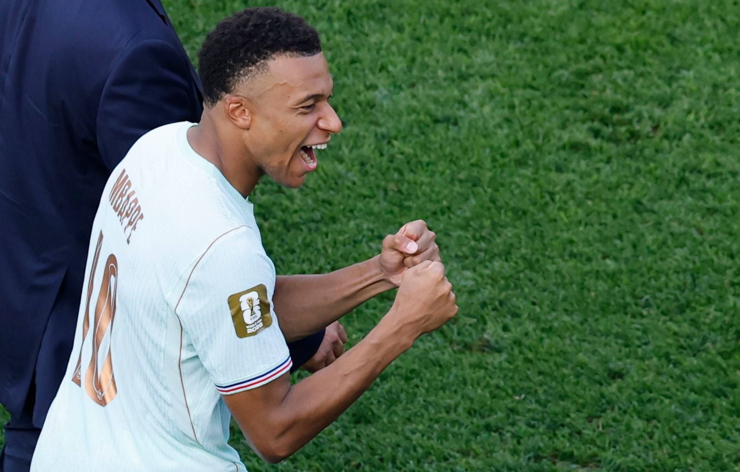 Mundial 2026 EN VIVO: Macron saluda “el garbo” de los Blues… Deschamps en la leyenda… Sigue la noche con nosotros… Mundial 2026 EN VIVO: Macron saluda “el garbo” de los Blues… Deschamps en la leyenda… Sigue la noche con nosotros…